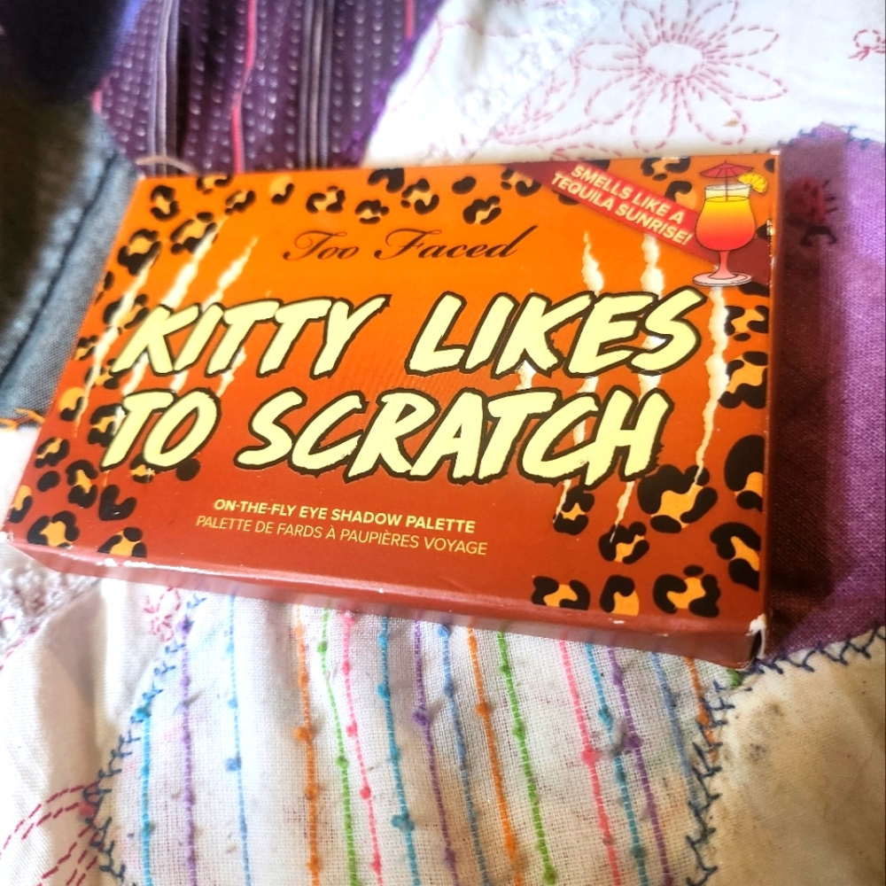 Too Faced kitty likes to scratch mini NIB